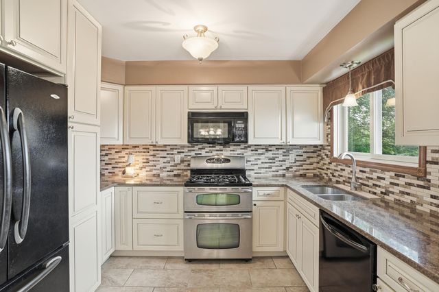 12042 W 103rd Court, St. John, IN 46373