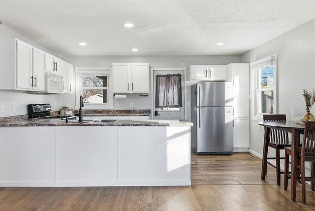 918 AVENUE O, Carter Lake, IA 51510