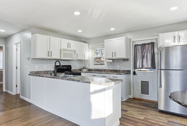 918 AVENUE O, Carter Lake, IA 51510