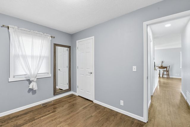 918 AVENUE O, Carter Lake, IA 51510