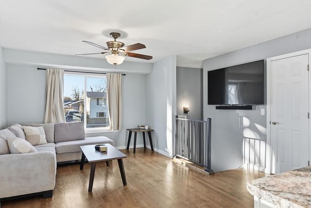 918 AVENUE O, Carter Lake, IA 51510