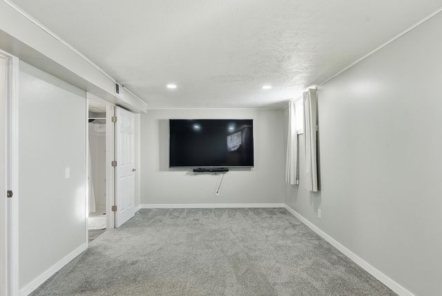 918 AVENUE O, Carter Lake, IA 51510