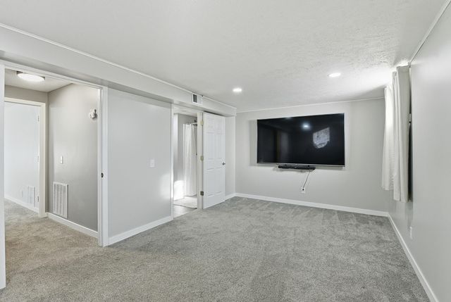 918 AVENUE O, Carter Lake, IA 51510