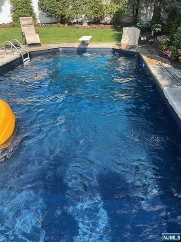 43 Palisade Avenue, Westwood, NJ 07675