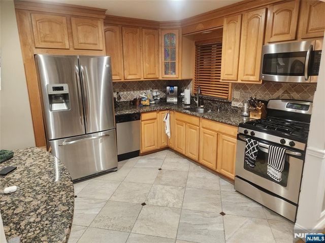 43 Palisade Avenue, Westwood, NJ 07675