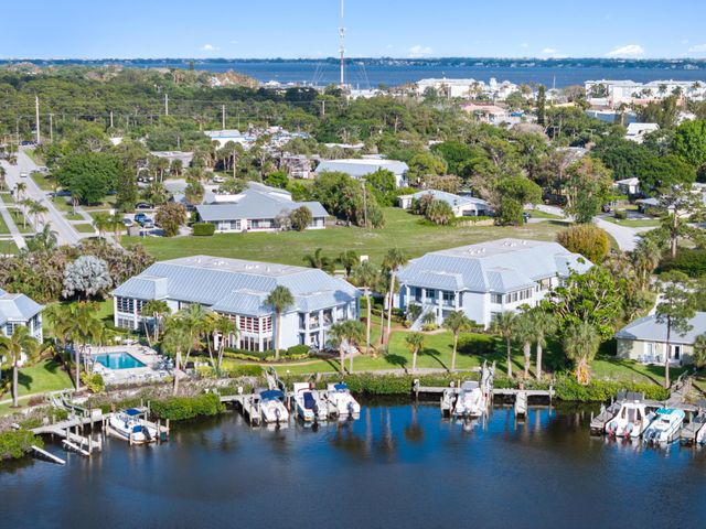 934 NW Spruce Ridge Drive 2, Stuart, FL 34994