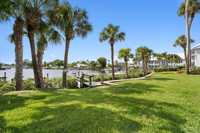 934 NW Spruce Ridge Drive 2, Stuart, FL 34994