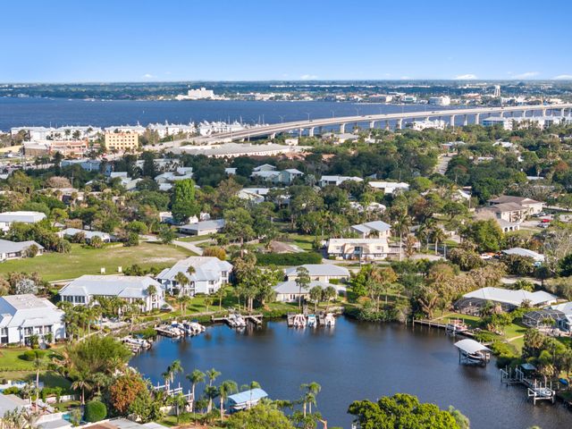 934 NW Spruce Ridge Drive 2, Stuart, FL 34994