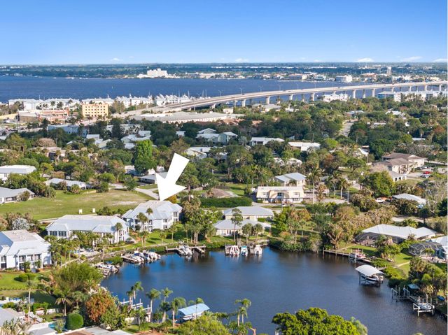 934 NW Spruce Ridge Drive 2, Stuart, FL 34994