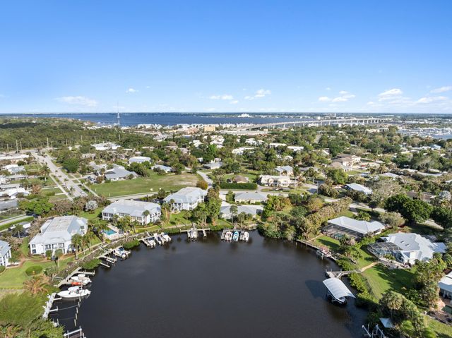 934 NW Spruce Ridge Drive 2, Stuart, FL 34994