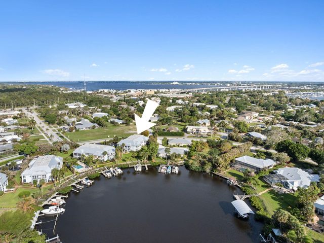 934 NW Spruce Ridge Drive 2, Stuart, FL 34994