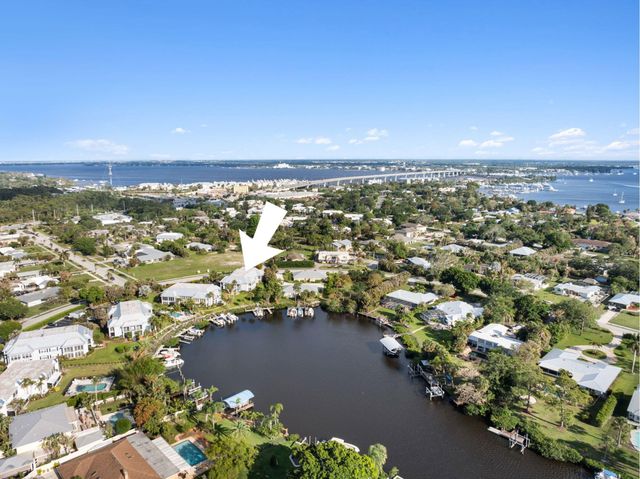934 NW Spruce Ridge Drive 2, Stuart, FL 34994