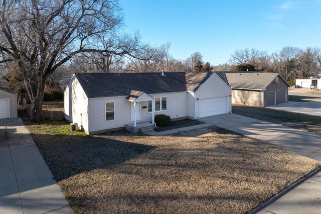 1619 Robbins, Augusta, KS 67010