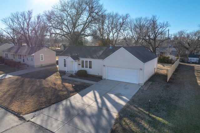 1619 Robbins, Augusta, KS 67010