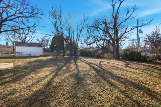 1619 Robbins, Augusta, KS 67010