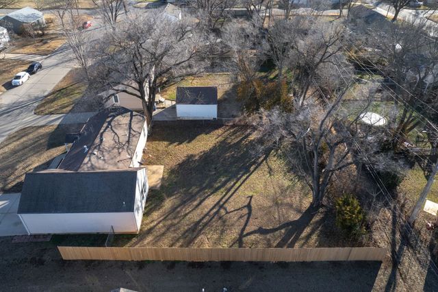 1619 Robbins, Augusta, KS 67010