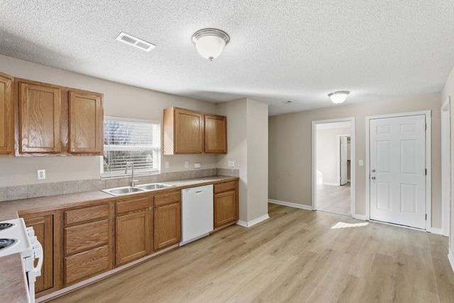 1619 Robbins, Augusta, KS 67010