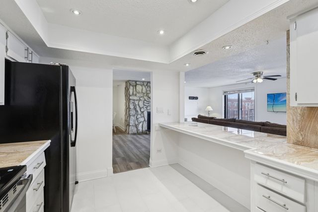 9815 Lawrence Court 3AF, Schiller Park, IL 60176