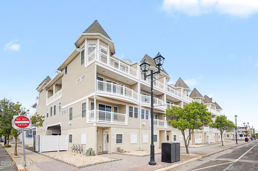 1301 Boulevard 10, Seaside Heights, NJ 08751