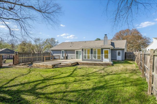 8225 TIMBER HILL TRL, Memphis, TN 38016