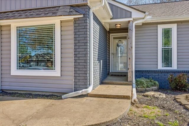 8225 TIMBER HILL TRL, Memphis, TN 38016