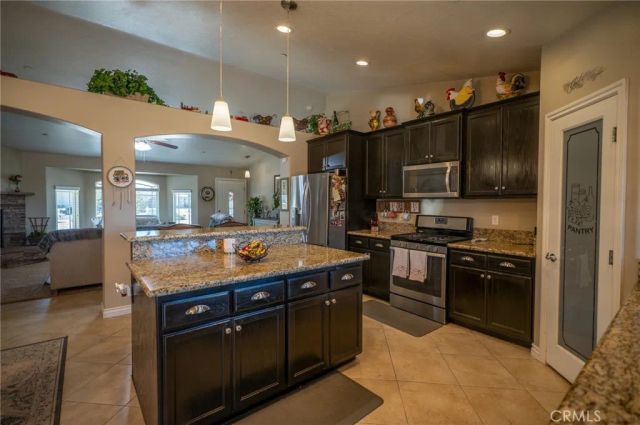 7653 Montrose, Hesperia, CA 92345