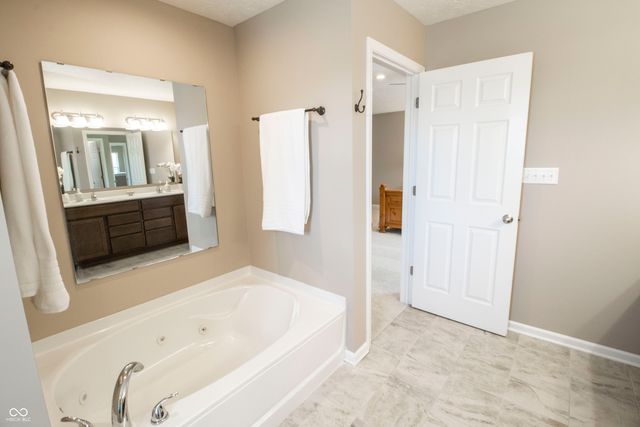 950 W 600 S, Atlanta, IN 46031