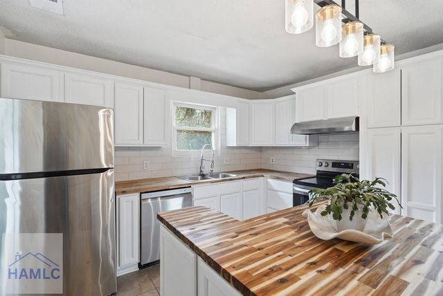 824 Kelly Drive, Hinesville, GA 31313