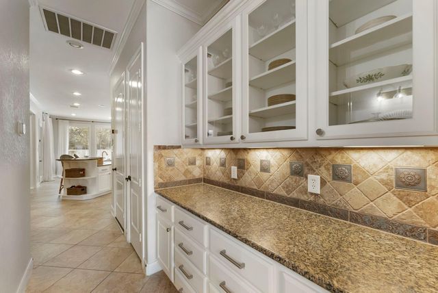 6 Lagato Place, Spring, TX 77382