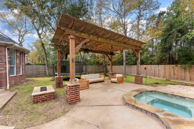 6 Lagato Place, Spring, TX 77382