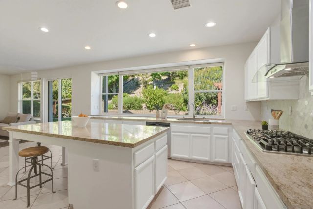 3335 Avenida Nieve, Carlsbad, CA 92009