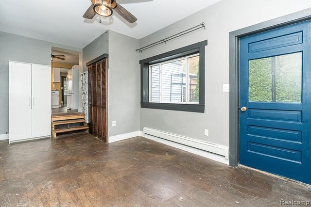 22629 Detour Street, Saint Clair Shores, MI 48082