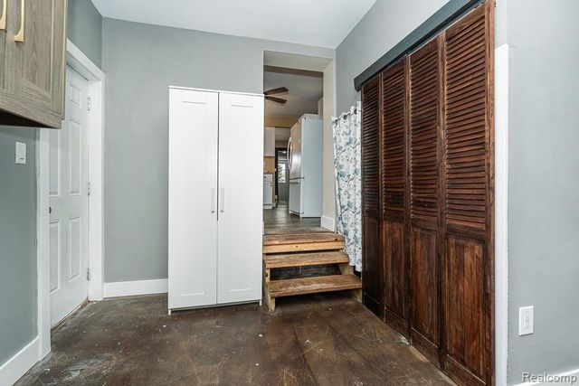 22629 Detour Street, Saint Clair Shores, MI 48082