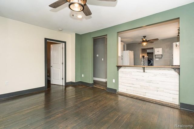 22629 Detour Street, Saint Clair Shores, MI 48082