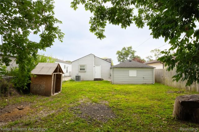 8273 Fremont Street, Westland, MI 48185