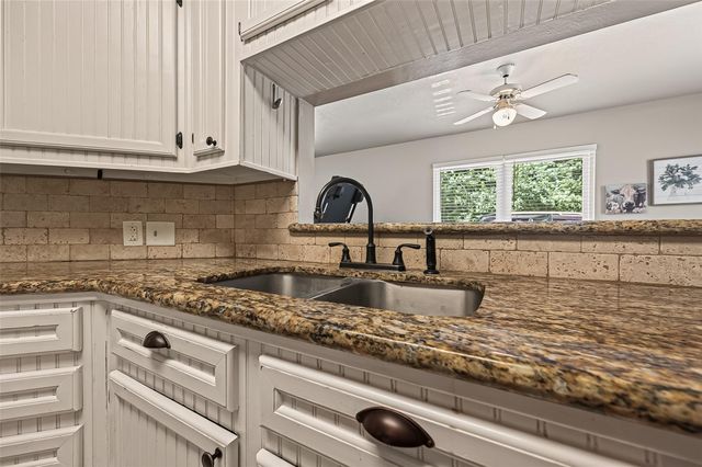 12202 Coachman Lane, Pinehurst, TX 77362