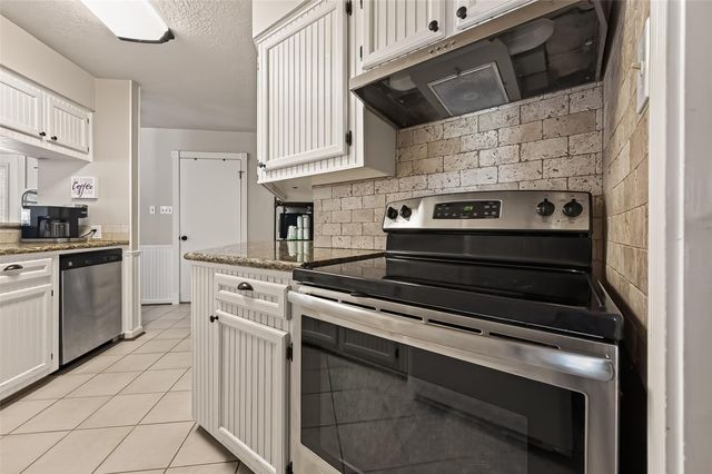 12202 Coachman Lane, Pinehurst, TX 77362