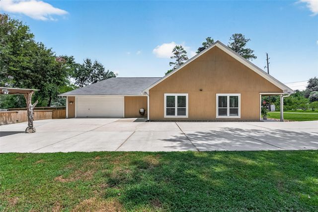 12202 Coachman Lane, Pinehurst, TX 77362