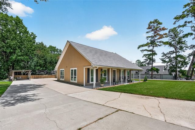 12202 Coachman Lane, Pinehurst, TX 77362