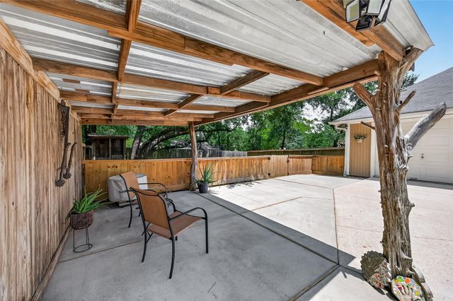 12202 Coachman Lane, Pinehurst, TX 77362