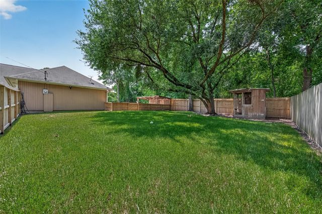 12202 Coachman Lane, Pinehurst, TX 77362