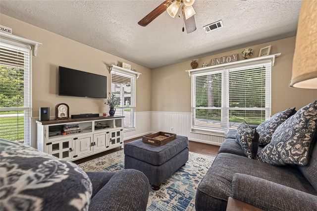 12202 Coachman Lane, Pinehurst, TX 77362