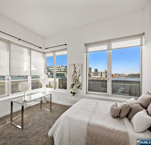 1000 Avenue At Port Imperial PH702, Weehawken, NJ 07086