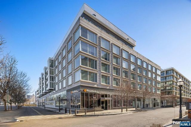 1000 Avenue At Port Imperial PH702, Weehawken, NJ 07086