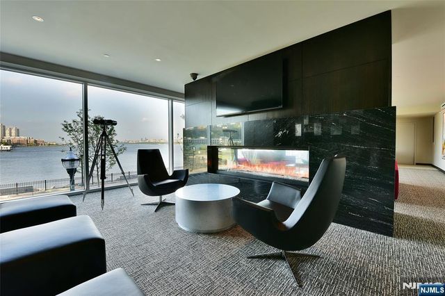 1000 Avenue At Port Imperial PH702, Weehawken, NJ 07086