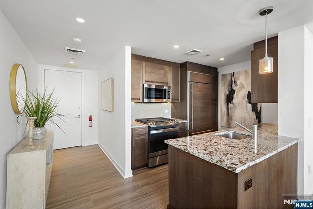 1000 Avenue At Port Imperial PH702, Weehawken, NJ 07086