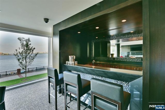 1000 Avenue At Port Imperial PH702, Weehawken, NJ 07086