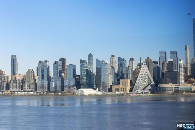 1000 Avenue At Port Imperial PH702, Weehawken, NJ 07086