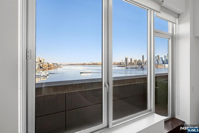 1000 Avenue At Port Imperial PH702, Weehawken, NJ 07086