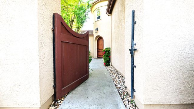 3824 Gresham Ln, Sacramento, CA 95835